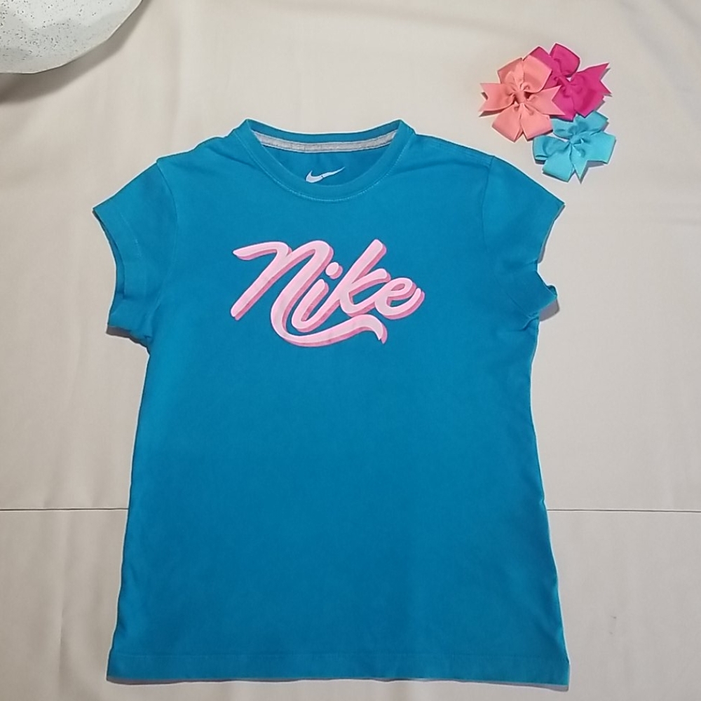 Girls Nike Shirt